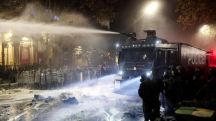 В Грузии отложили переговоры о вступлении в ЕС, вспыхнули протесты, задержаны 43 человека, пострадали десятки полицейских