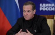 Медведев назвал Макрона слабаком, а президента Грузии Зурабишвили – наглой дурой