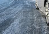 Drivers warned about icy road in Armenia