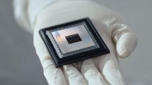 Google unveils new quantum computing chip