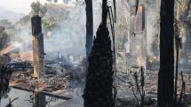 Cher, Dick Van Dyke among thousands fleeing Malibu wildfire