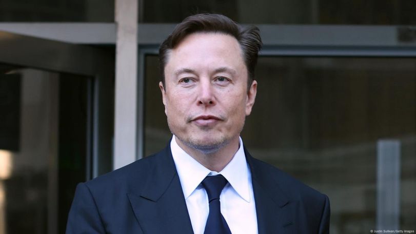 Elon Musk's net worth tops $400 billion