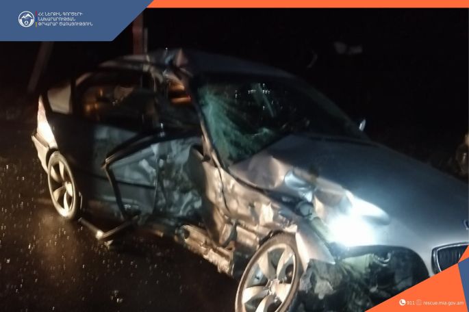 На автодороге Аштарак-Эчмиадзин в Армении столкнулись автомобили: есть пострадавшие