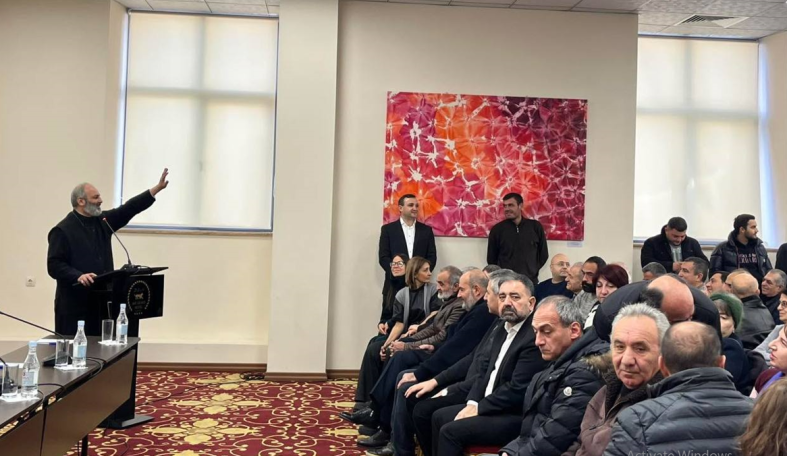 Նեկնարկեց Բագրատ Սրբազանի հանդիպումը Սրբազան պայքարի աջակիցների հետ