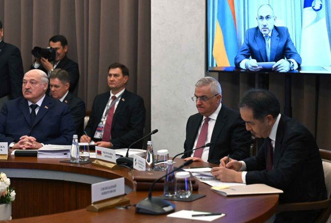 «А что у вас за проблема?» Пашинян и Лукашенко поспорили во время саммита ЕАЭС