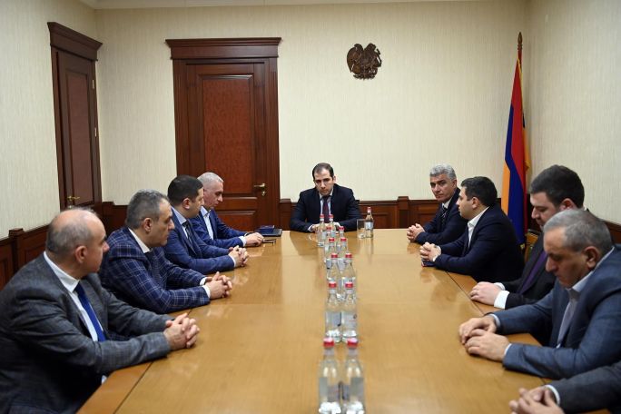 Էդուարդ Հակոբյանն անձնակազմին է ներկայացրել նորանշանակ ՊԵԿ նախագահի առաջին տեղակալին