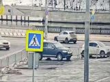 В Москву-реку после ДТП упал автомобиль с людьми