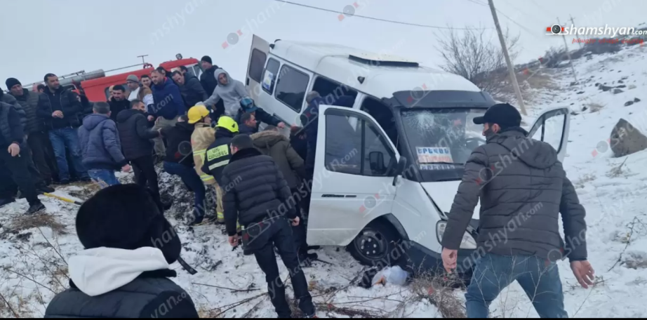 13 injured in major car crash in Armenia