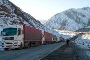 Stepantsminda-Larsi road closed to trucks