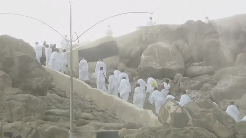 Улицы Мекки и Медины в Саудовской Аравии ушли под воду из-за небывалого наводнения