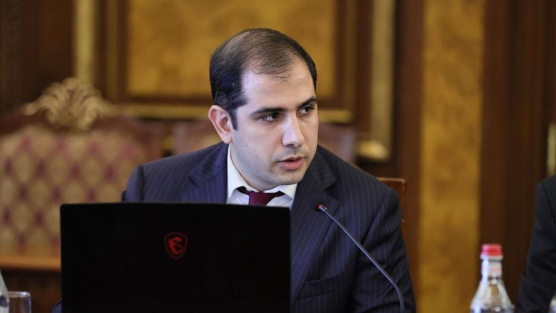 Մաքսային հավաքագրումների մասում անկումներ կան՝ պայմանավորված երկու բնական գործոնով. Էդուարդ Հակոբյան