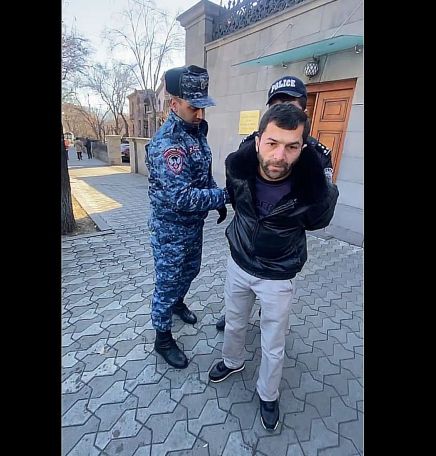 Меликян: Меня нисколько не удивит, если заявят, что обнаруженный у оператора нож – холодное оружие