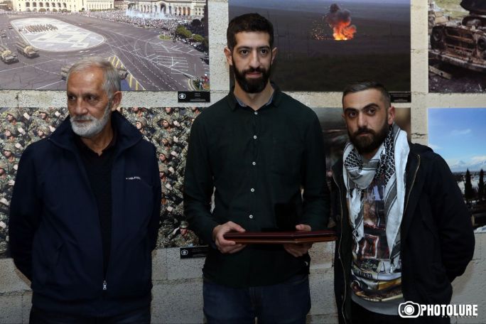 «Ֆոտոլուր»-ը դատարանում հաղթանակ է տարել Արման Բաբաջանյանի կայքի նկատմամբ
