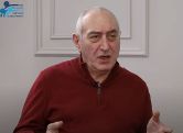 «Люди, вероятно, решили компенсировать свои комплексы»: Карен Кочарян об инициативе «Учиться модно»