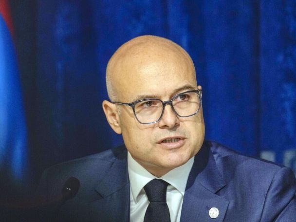 Премьер Сербии Вучевич подал в отставку на фоне протестов
