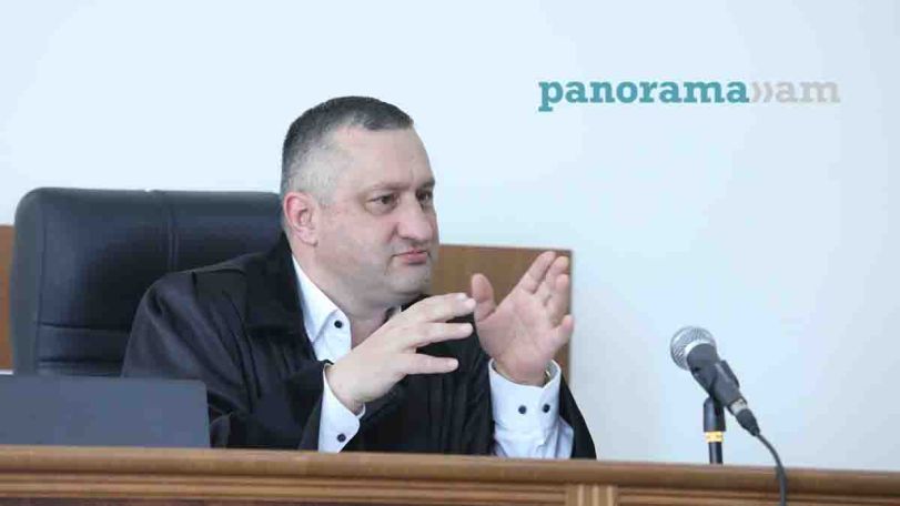 Ձեր ձայնն այդպես խրո՞խտ է, թե դիտմամբ եք այսպես խոսում. Դատավորը՝ Ստեփանակերտի քաղաքապետին