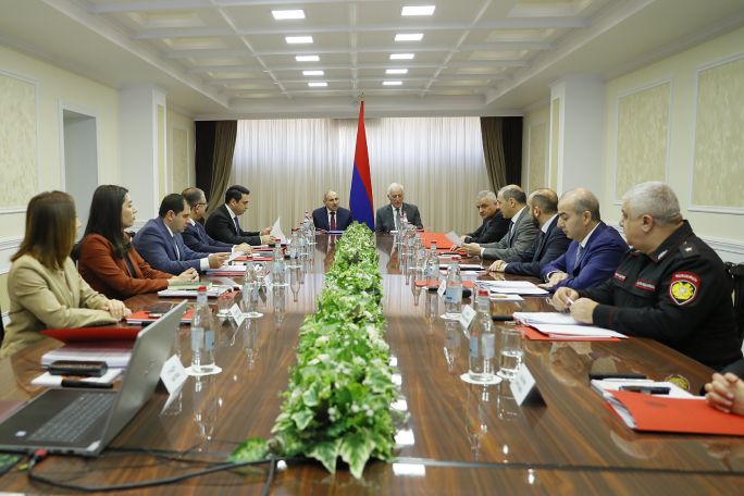 Pashinyan chairs Security Council session
