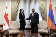 Armenian, Georgian FMs hold private talks
