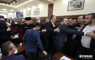 «Ни одного корректного ответа на слова Авиняна нет». С чего началась потасовка в Совете старейшин Еревана