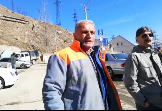 «Почему нас должны уволить? Мы что, совершили кражу?» Продолжающие забастовку работники ЗММК требуют ответов