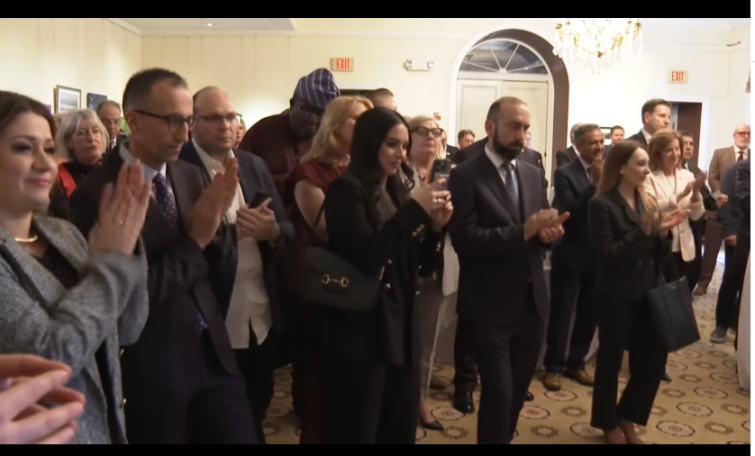 Ամերիկահայությունը Նիկոլի հետ համայնքի հանդիպմանը ներկա գտնված մասնակիցներից գրեթե ոչ ոքի չեն ճանաչում.Նաիրա Կարապետյան