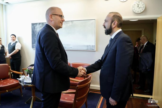 Արարատ Միրզոյանը հանդիպում է ունեցել Նորվեգիայի խորհրդարանի պաշտպանության հանձնաժողովի անդամների հետ