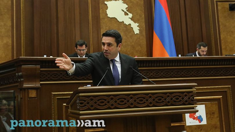Կարելի էր մնալ և մինչև վերջ պայքարել, բայց դուք դուրս եկաք, պետք էր կռվել. Ալեն Սիմոնյանը՝ արgախgի լրագրողին
