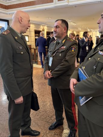 Armenian army chief joins roundtable discussion with global counterparts in Munich