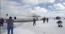 Delta plane crashes in Toronto