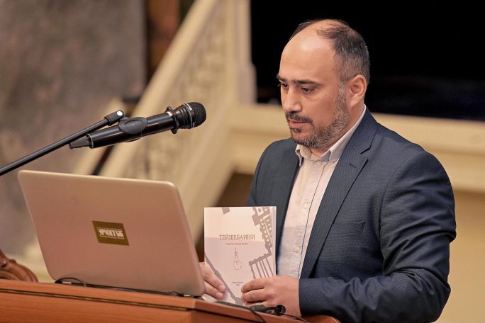 Էրմիտաժում ներկայացված Միքայել Բադալյանի «Թեյշեբաինի.Երևանի ուրարտական ժառանգությունը» գրքույկը մեր հնագույն պատմությունը հանրահռչակող կարևոր գործիք է