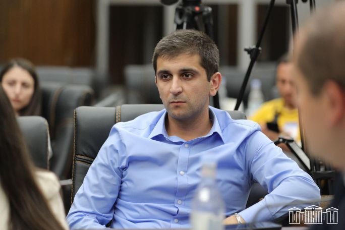 Քաղաքացուն թալանելու ու տուգանքի մատերիալ դարձնելու նախագիծ է դրվել շրջանառության մեջ. Վահե Գրիգորյան