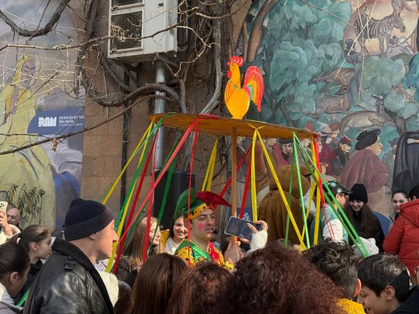 В Ереване отпраздновали Русскую масленицу и армянский Барекендан