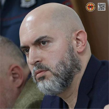 2-ը 3-ից մեծ չէ, բայց 1=2=3 և մեծ է ներկայիս 0-ից. Աշոտյան