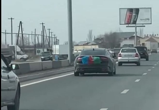 Полиция - о видео с автомобилем, разъезжающим по Армении с азербайджанским флагом