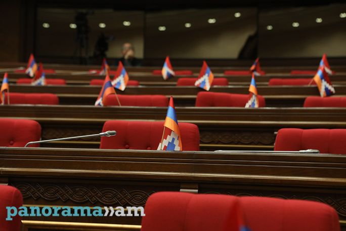 Կերեք իրար, ընդդիմություն