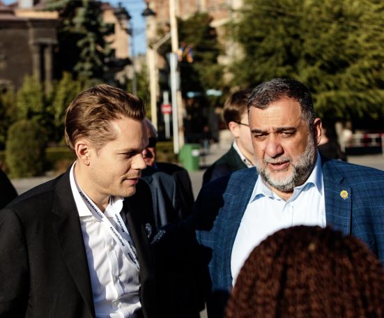 Сын Шарля Азнавура: Рубен, мой дорогой друг, ты нужен нам сильным, нужен рядом с нами, пожалуйста, прекрати голодовку