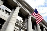 СМИ: Администрация Трампа намерена запретить въезд в США гражданам ряда стран