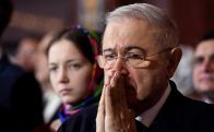 Евгений Петросян после сообщений о госпитализации опубликовал поздравление с Международным женским днем