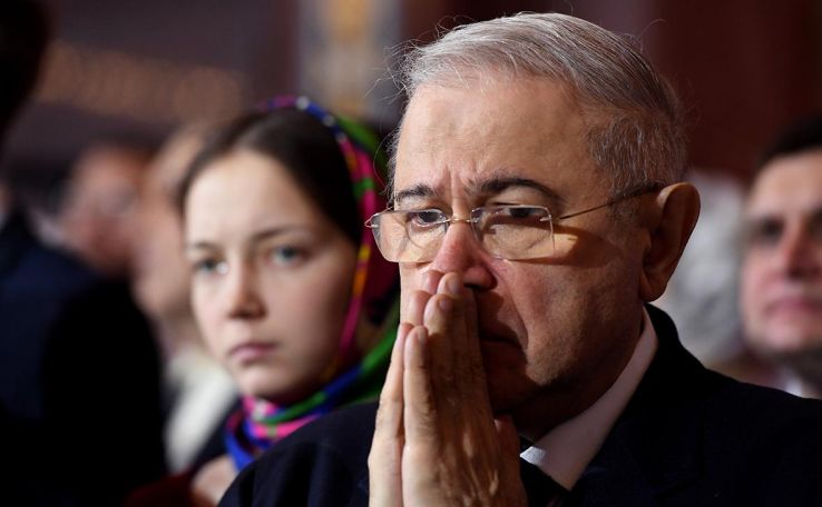 Евгений Петросян после сообщений о госпитализации опубликовал поздравление с Международным женским днем