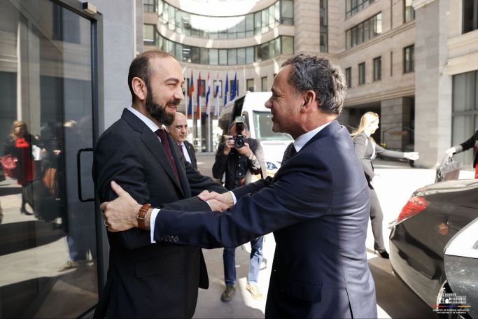 Dutch FM on official visit to Armenia