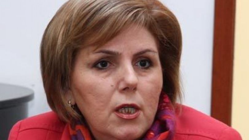 Министр культуры Армении А. Погосян отчитала депутата-певицу Шушан Петросян за дезориентирующие общество заявления 