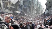 Assad forces 'starving' refugee camp