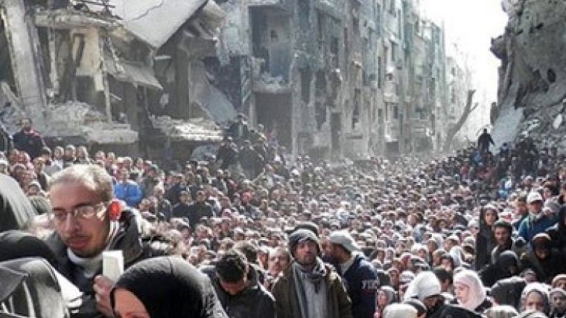 Assad forces 'starving' refugee camp