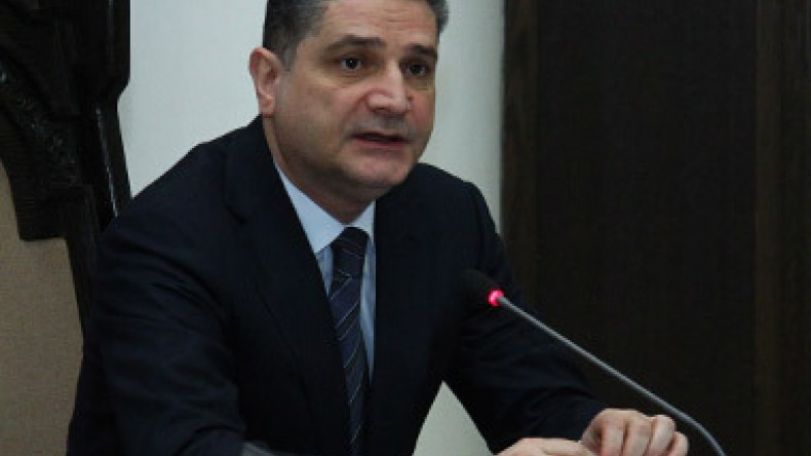 Armenian PM briefs domestic producers on CU accession work