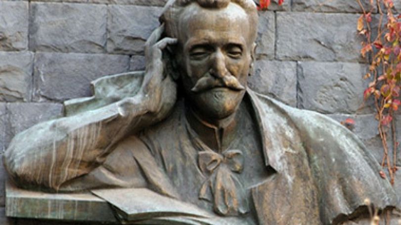 Armenia marks Book Donation Day and 145th birthday of Hovhannes Tumanyan 