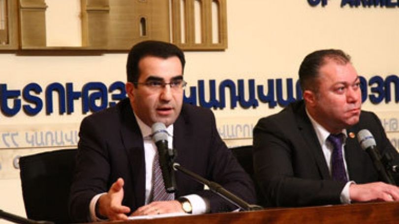 Փոխնախարարները` ժանյակավոր ներքնազգեստների մասին