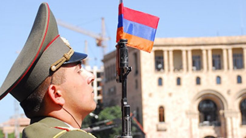 В Иране почтили память героически погибшего в Карабахе младшего сержанта Армена Ованнисяна 