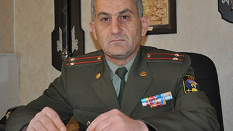 Сенор Асратян: В НКР уважают мир, но к войне готовятся со всею ответственностью