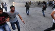 «Диктатора – вон!» Митингующие против цензуры в Интернете потребовали отставки премьера Турции Р.Т. Эрдогана 
