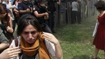 Turkey: Jail sought over 'woman in red' police case
